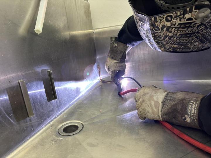 Mobile welding service available around the clock in Montreal